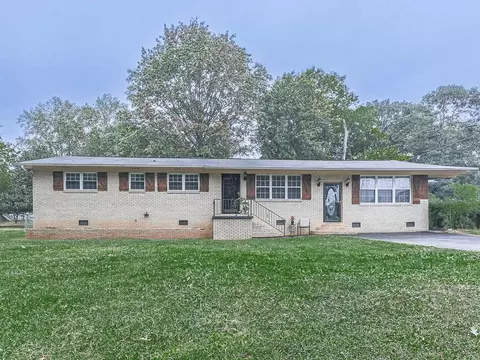 155 Poplar St SW, Calhoun, GA 30701