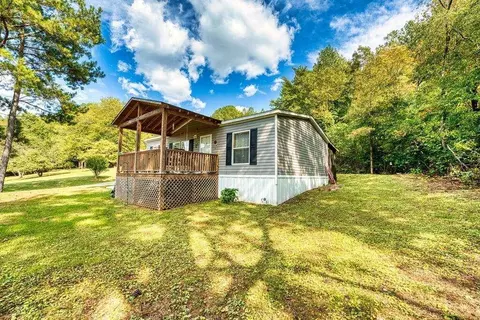 26 Kimberly Dr, Mccaysville, GA 30555