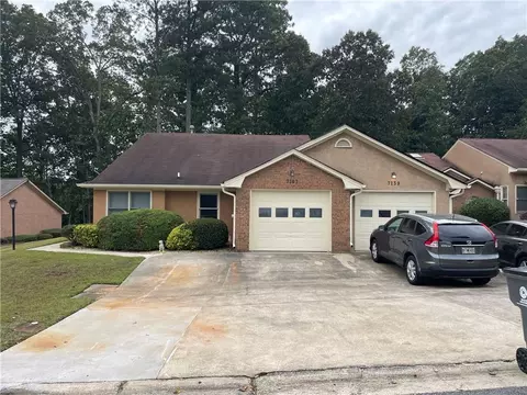 7141 Woodridge Ln, Union City, GA 30291