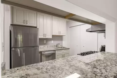 1020 Dunbar Dr, Atlanta, GA 30338