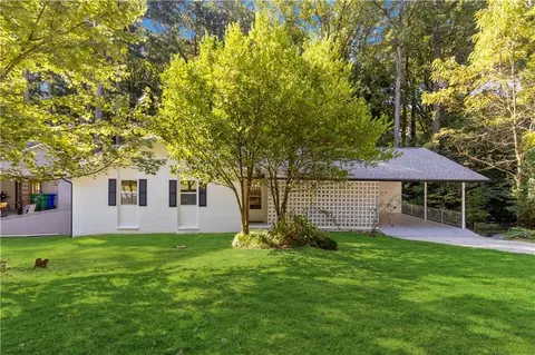 3221 Moss Oak Dr, Atlanta, GA 30340
