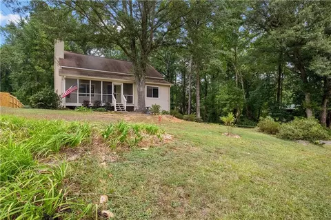 137 Fox Creek Dr, Dallas, GA 30157