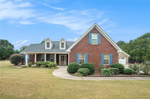 65 Summit Chase Dr, Jefferson, GA 30549