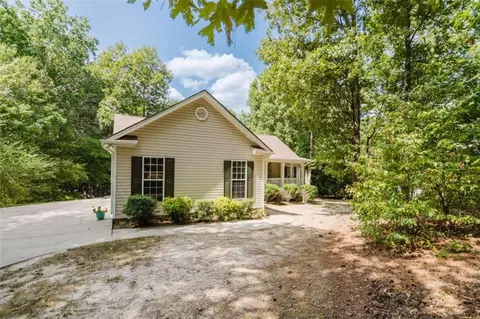 135 Pond Mill Ct, Silver Creek, GA 30173