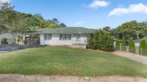 2450 Davis Dr SE, Smyrna, GA 30080