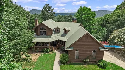 725 Amys Creek Rd, Clarkesville, GA 30523