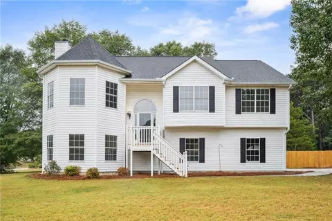 402 Wynbrook Dr, Auburn, GA 30011