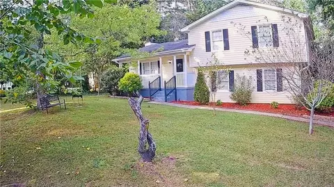 3248 Village Glen Dr, Snellville, GA 30039