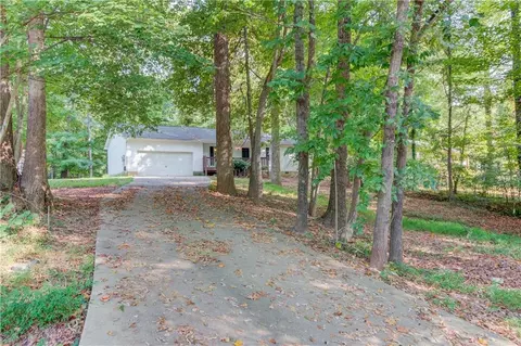 4072 Country Ln, Gainesville, GA 30507