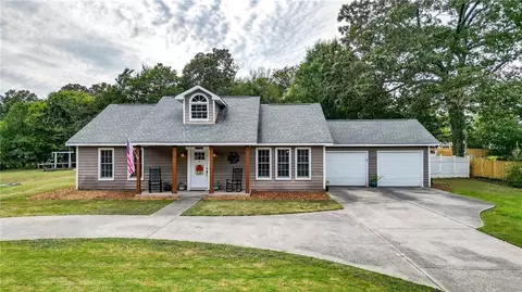195 Hanover Cir SE, Calhoun, GA 30701