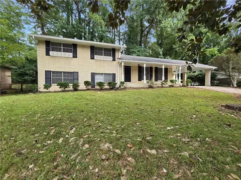 2541 Black Forest Trl SW, Atlanta, GA 30331