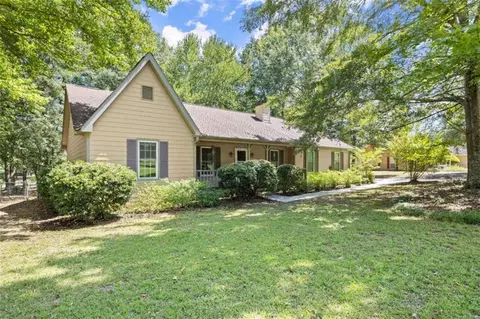 185 Pine Tree Ln, Mcdonough, GA 30252 photo 2