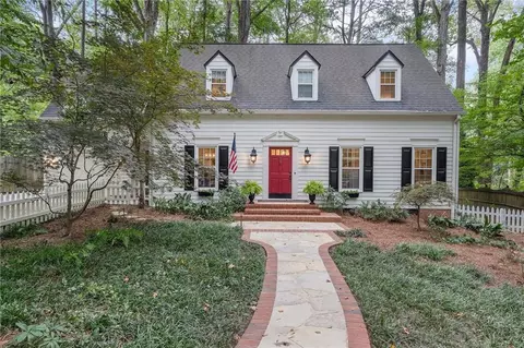 5583 Roberts Dr, Dunwoody, GA 30338