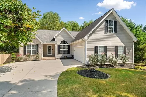 3267 Tuggle Ives Dr, Buford, GA 30519