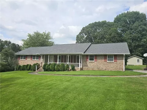 2201 Pinehurst Rd, Snellville, GA 30078