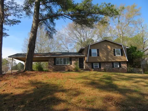 8349 Meridian Dr, Riverdale, GA 30274