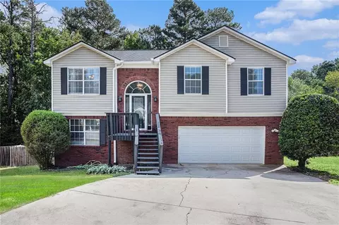 2128 Silver Thorn Ct, Lithonia, GA 30058
