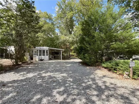295 Hidden Valley Rd, Cleveland, GA 30528