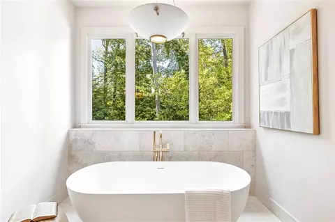 Bath - 3666 Cold Spring Ln, Atlanta, GA 30341 photo 7 of 16