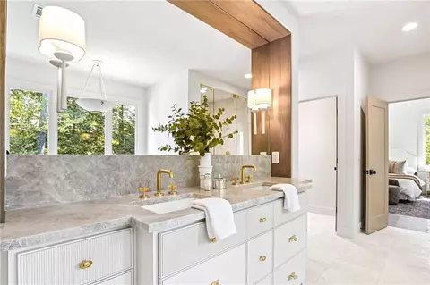 Bath - 3666 Cold Spring Ln, Atlanta, GA 30341 photo 11 of 16