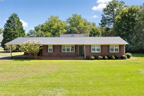 2 Ridgeview Dr, Cartersville, GA 30120