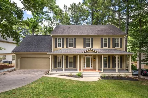 815 Bermuda Run, Woodstock, GA 30189