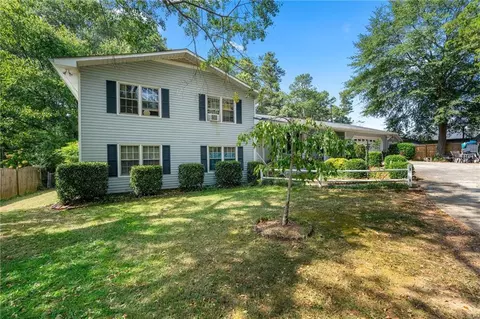 1073 Grayson Pkwy, Grayson, GA 30017