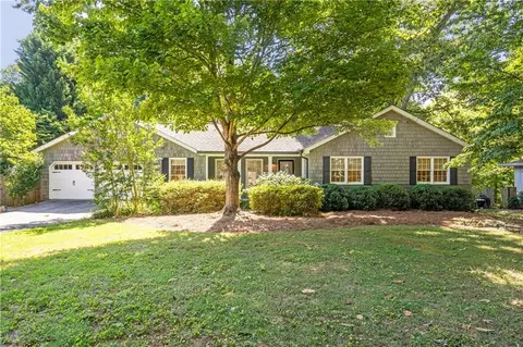 205 Spring Dr, Roswell, GA 30075