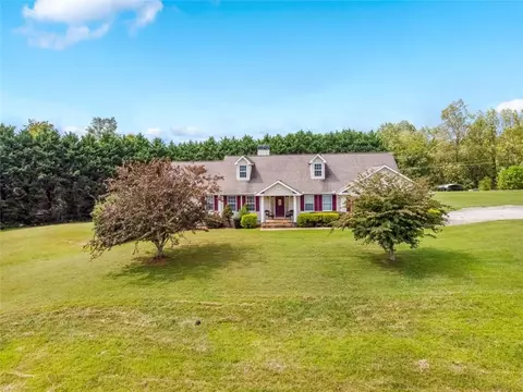 188 Roberts Way, Cornelia, GA 30531