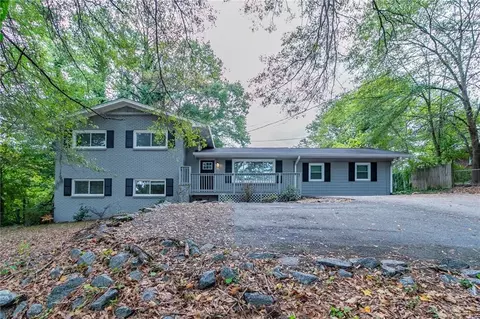 6805 Queen Mill Rd SE, Mableton, GA 30126