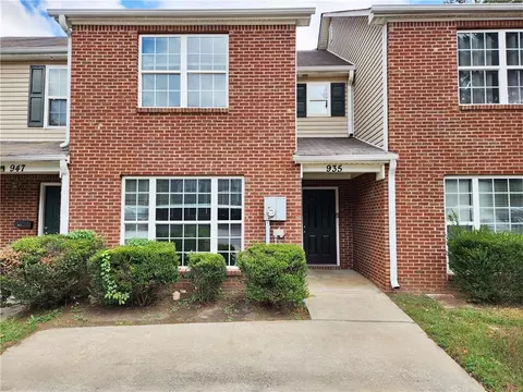935 Hickory Bend Rd, Atlanta, GA 30349