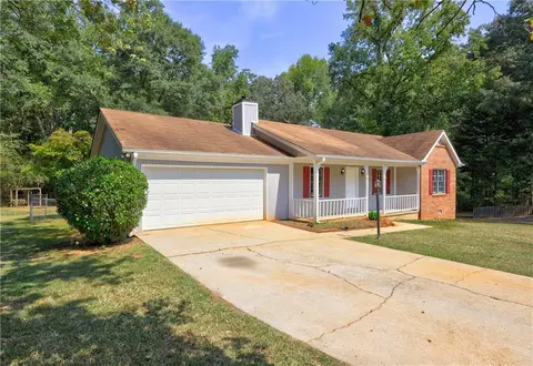60 Oakbrook Ct, Covington, GA 30016 photo 3