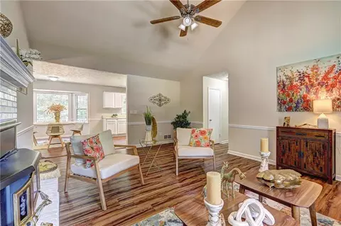 60 Oakbrook Ct, Covington, GA 30016 photo 9