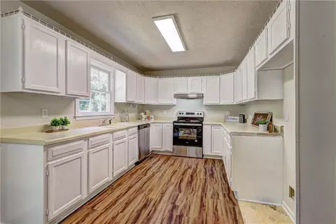 60 Oakbrook Ct, Covington, GA 30016 photo 12