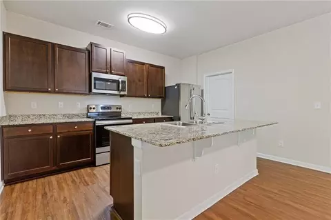 1041 Eldon Ln, Fairburn, GA 30213 photo 11