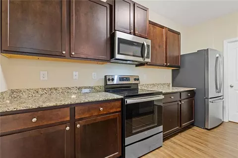 1041 Eldon Ln, Fairburn, GA 30213 photo 12