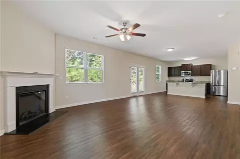 1041 Eldon Ln, Fairburn, GA 30213 photo 3