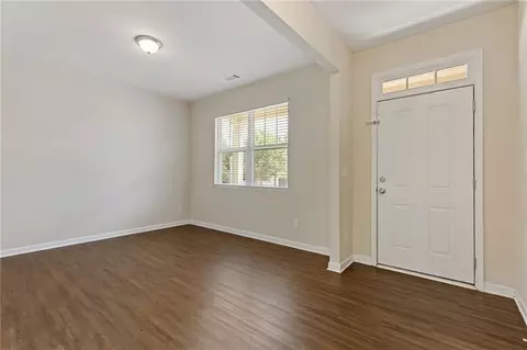 1041 Eldon Ln, Fairburn, GA 30213 photo 2