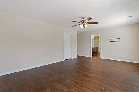 1041 Eldon Ln, Fairburn, GA 30213 photo 5