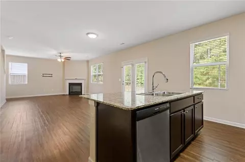 1041 Eldon Ln, Fairburn, GA 30213 photo 14