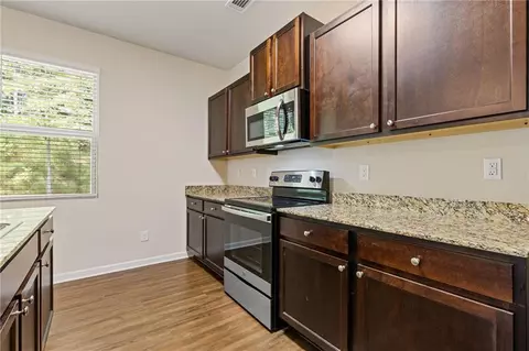 1041 Eldon Ln, Fairburn, GA 30213 photo 13