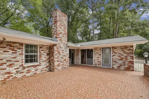 3666 Embry Cir, Atlanta, GA 30341 photo 4