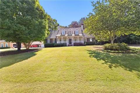 135 Anchor Ct, Fayetteville, GA 30215
