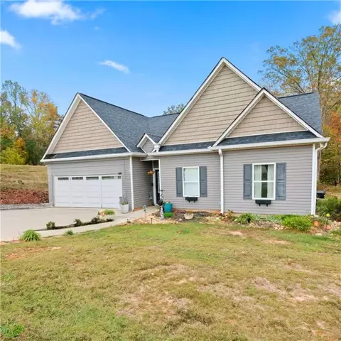 352 Cranbrooke Dr, Dallas, GA 30157