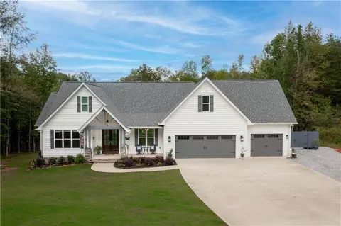 7632 Fern Ln, Lula, GA 30554