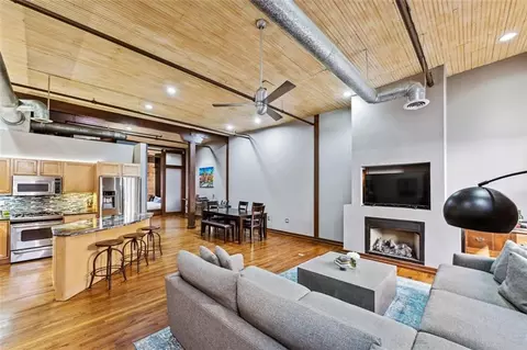 330 Peters St SW #210, Atlanta, GA 30313