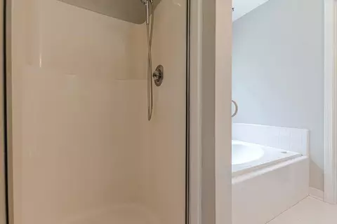 Bath - 3750 Druids Dr SE, Conyers, GA 30013 photo 3 of 4