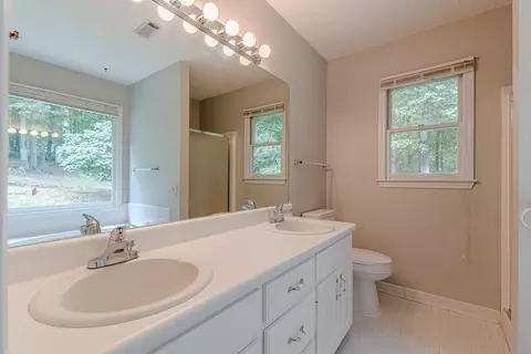 Bath - 3750 Druids Dr SE, Conyers, GA 30013 photo 1 of 4