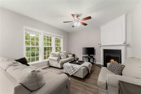 540 Hammersmith Dr, Suwanee, GA 30024 photo 5