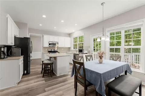 540 Hammersmith Dr, Suwanee, GA 30024 photo 3